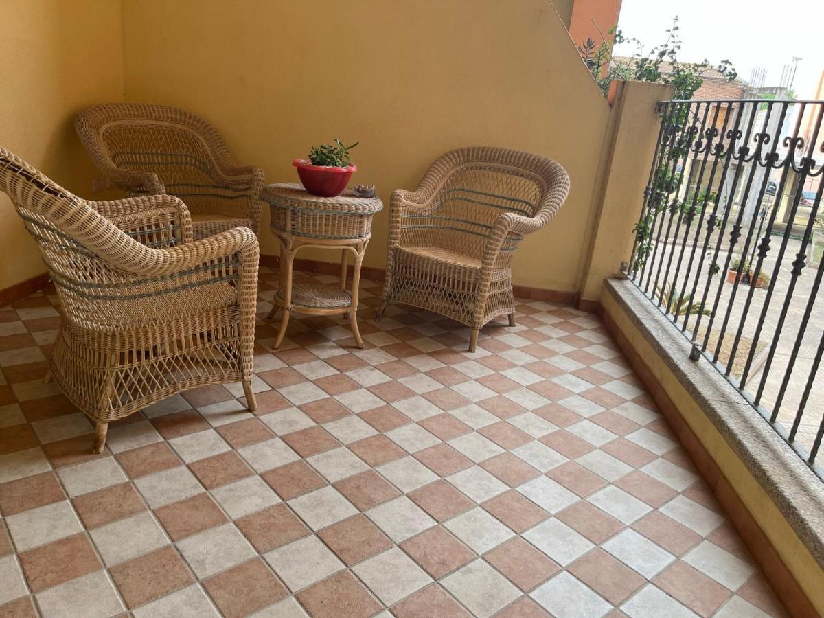 Appartamento Fausto Noce Con Garage Όλμπια Εξωτερικό φωτογραφία